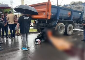 Motociclista morre após colidir na traseira de caminhão no Distrito Industrial