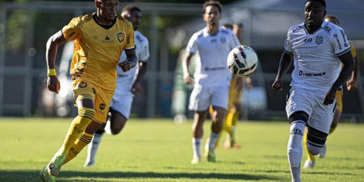 Amazonas é superado pelo Figueirense e encerra sequência invicta na Série C