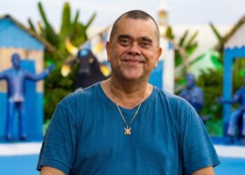 Voz de Arlindo Júnior emociona torcida do Caprichoso em homenagem criada com IA