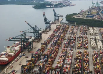 Balança comercial tem superávit recorde para meses de abril