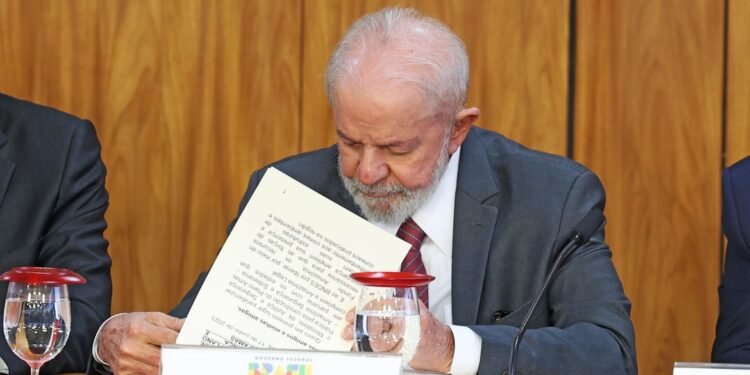 lula-veta-lei-estagio