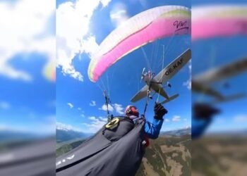 parapentista-aviao