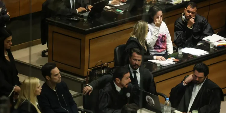 Caso Henry: celular da babá levou polícia a descobrir agressões