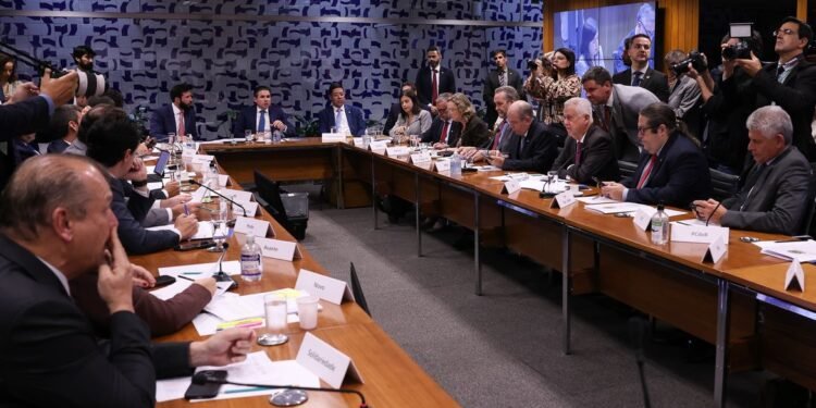 Câmara: governo retira urgência do fim da escala 6x1 e destrava pauta