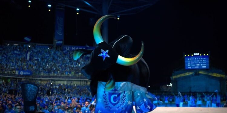 Caprichoso utilizou um palco praticável durante o ensaio técnico no Bumbódromo