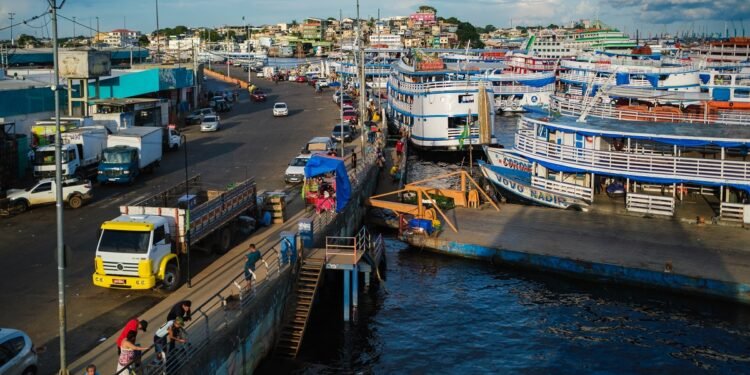 Fala Manaus rumo a Parintins passageiros apontam desafios e melhorias nos portos de Manaus