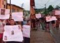 Familiares e amigos fazem protesto