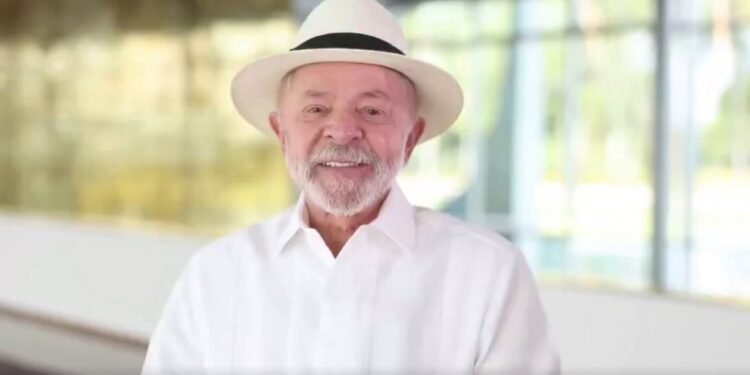 Vídeo de Lula para o Festival de Parintins gera críticas, repercute nas redes e expõe gafe sobre o Caprichoso