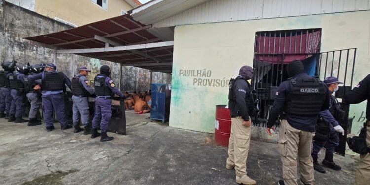 Operação apreende celulares em presídio e mira avanço de facções em comunidades de Parintins