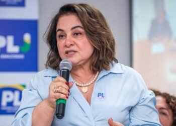 PL-AM ‘enquadra’ filiados que se aproximam de adversários; ‘não aceitaremos’, diz Maria do Carmo