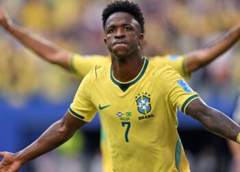 Com baile de Vini Jr, Brasil vence Escócia e termina fase grupos da Copa na liderança