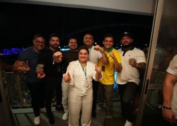 Força da Mudança: Professora Maria do Carmo reúne tropa do PL em Parintins
