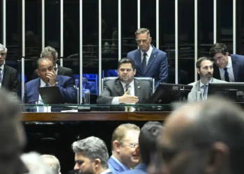 Senado anula norma sobre aborto legal em crianças vítimas de estupro