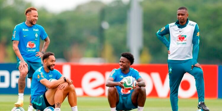 Brasil inicia preparação para oitavas da Copa contra Noruega
