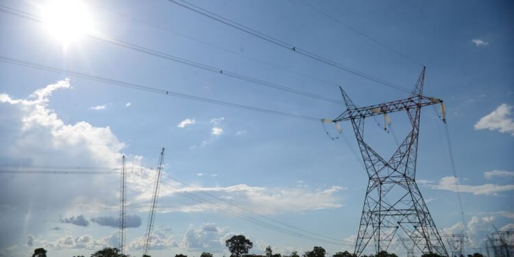 Annel sorteia mais quatro lotes de transmissão de energia