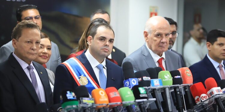 Sessão extra ‘secreta’ na Aleam expõe racha de deputados no governo Roberto Cidade às vésperas das eleições