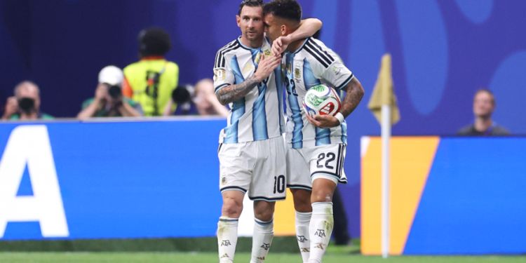 Argentina busca virada, elimina o Egito e avança às quartas da Copa do Mundo