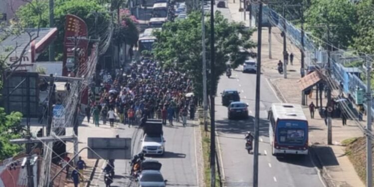 Construção civil encerra greve após acordo com reajuste e aumento da cesta básica