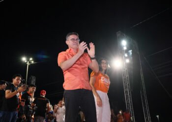 David Almeida diz ter recuperado 248 mil ruas no Novo Aleixo, mas dado contradiz números da própria Prefeitura