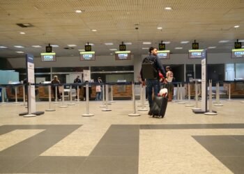 Azul avalia expansão da malha aérea durante agenda estratégica em Manaus