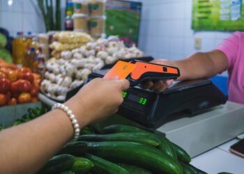 Fala Manaus cesta básica chega a R$ 732 e pesa no bolso da população