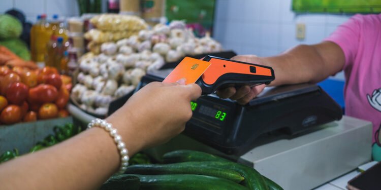 Fala Manaus cesta básica chega a R$ 732 e pesa no bolso da população