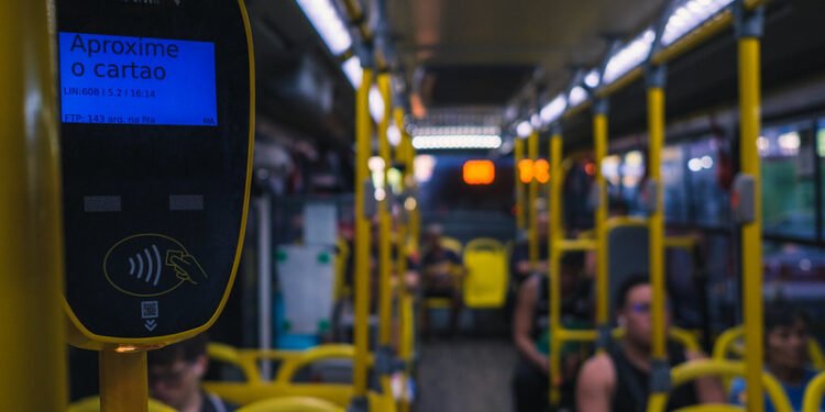 Fala Manaus greve dos rodoviários expõe crise no transporte e acirra disputa política entre Estado e Prefeitura