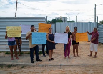 Famílias atingidas por incêndio cobram acesso a apartamentos do complexo Cachoeira Grande