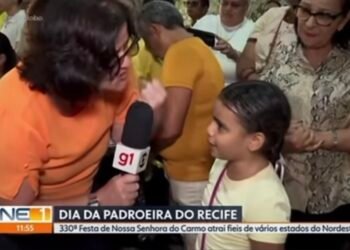 Menina de oito anos emociona internautas ao falar da morte da mãe em entrevista