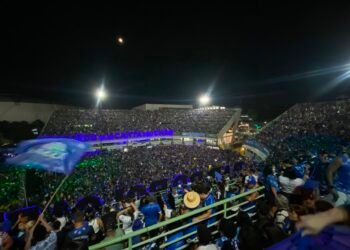 Caprichoso celebra 27º título com Festa da Vitória e lota Sambódromo de Manaus