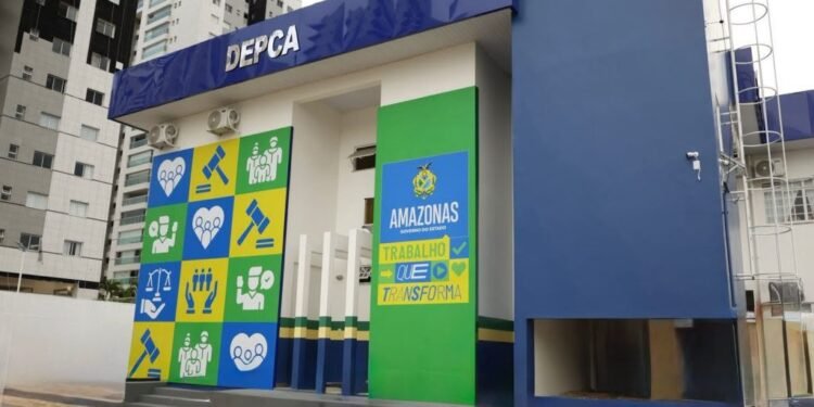 Homem é amarrado e agredido por moradores suspeito de abusar de menina de 12 anos em Manaus