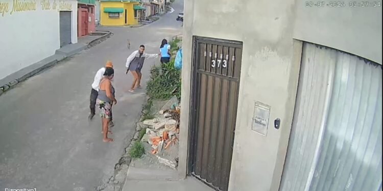 Dupla armada rende duas mulheres durante assalto na zona Norte de Manaus