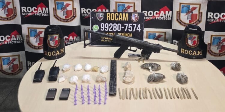 Rocam apreende submetralhadora caseira, drogas e rádios comunicadores na zona Sul de Manaus
