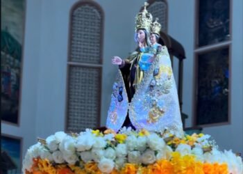 Fé toma conta de Parintins: procissão de Nossa Senhora do Carmo reúne milhares de devotos e encerra festejos