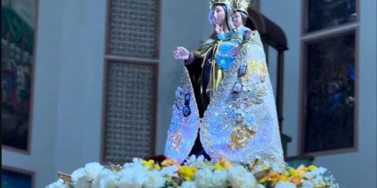Fé toma conta de Parintins: procissão de Nossa Senhora do Carmo reúne milhares de devotos e encerra festejos