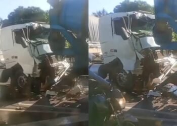 Caminhão fica com cabine destruída após grave acidente no Tarumã, em Manaus