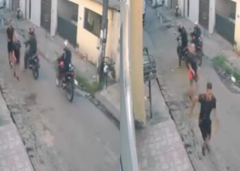 Dupla é flagrada cometendo assaltos e disparando tiros na zona Leste de Manaus