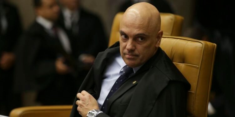 STF dá 48h para tribunais explicarem pagamentos acima do limite a juiz