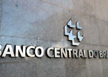 Banco Central e Receita Federal são autorizados a realizar concursos