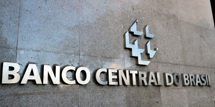 Banco Central e Receita Federal são autorizados a realizar concursos