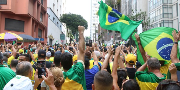 direita-supera-esquerda-brasil