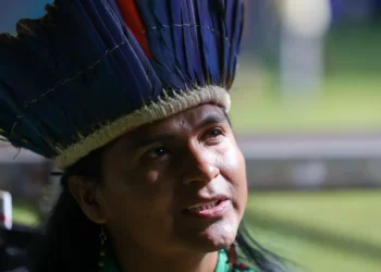 Câmara aprova uso de indumentárias tradicionais em fotos de documentos