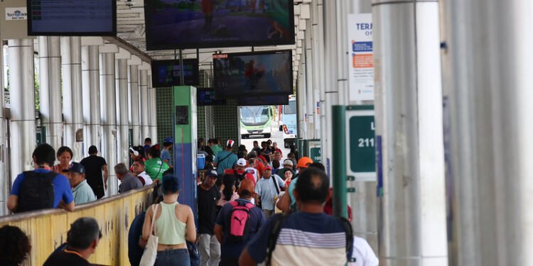 Paralização do rodoviários em Manaus - (Foto: Luiz André Nascimento)