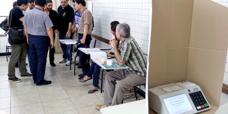 Justiça Eleitoral começa a convocar mesários para eleições de outubro