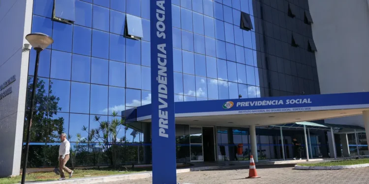 INSS libera consignado sem biometria facial para aposentados
