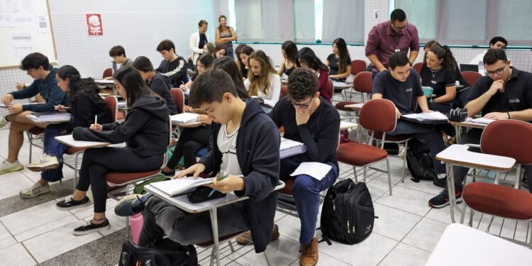 Alunos do Prouni podem solicitar bolsa permanência de R$ 700 por mês