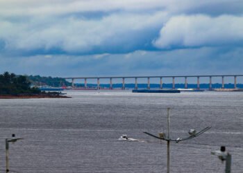 Rio Negro recua 61 centímetros em uma semana com avanço da vazante em Manaus