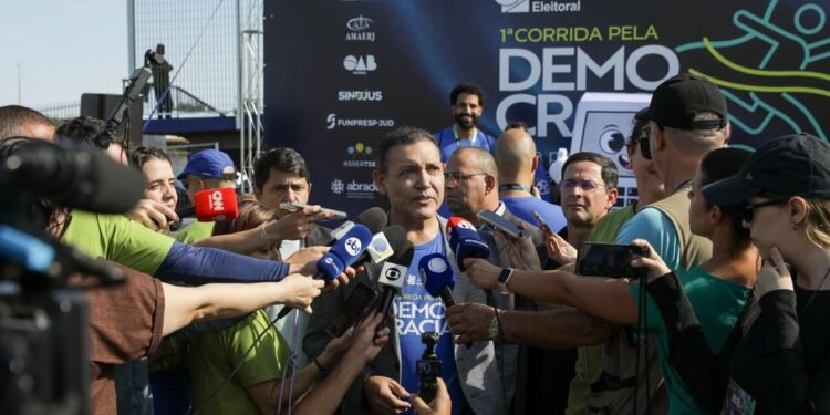 Justiça abriu as urnas diante da população, diz Nunes Marques
