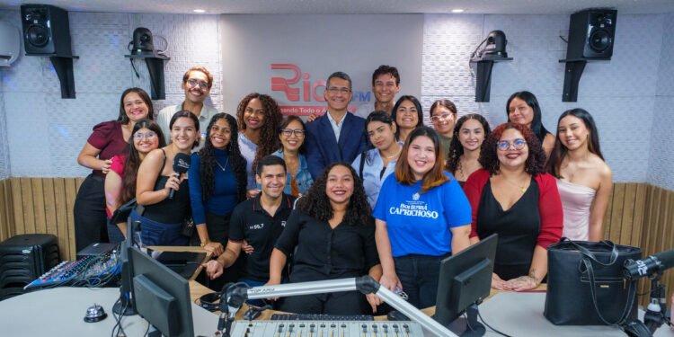 Da teoria à prática: Rede Rios de Comunicação recebe visita de estudantes de Jornalismo da Fametro