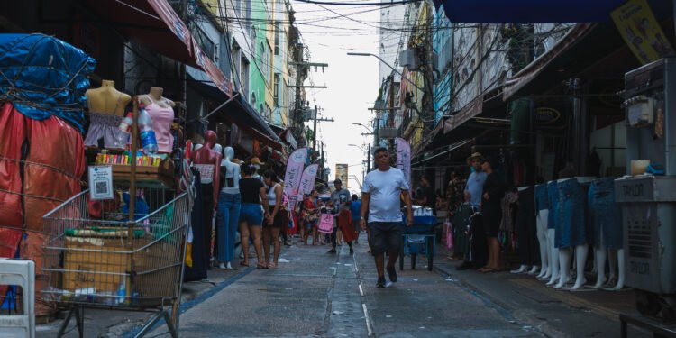 Com início da propaganda eleitoral, eleitores de Manaus cobram propostas para saúde, transporte e educação